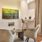דירה Amuse Luxury זקינטוס טאון